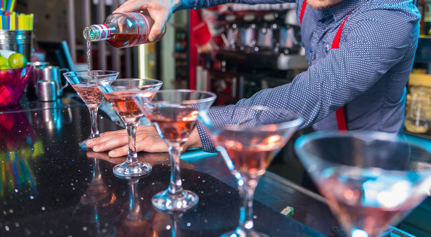 What Makes Cocktail Bars Unique